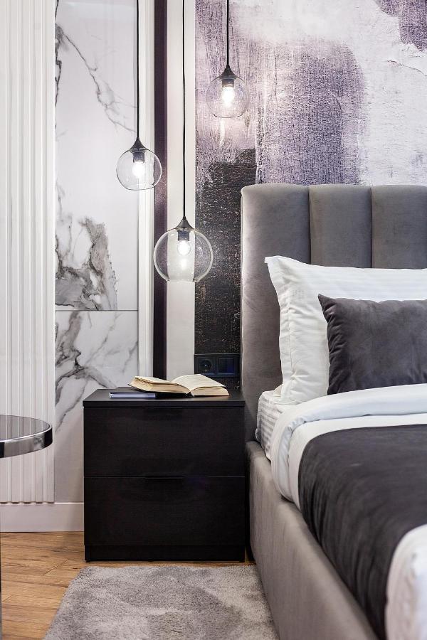 Lovely Apartment On Drahomanova Street Lviv Extérieur photo