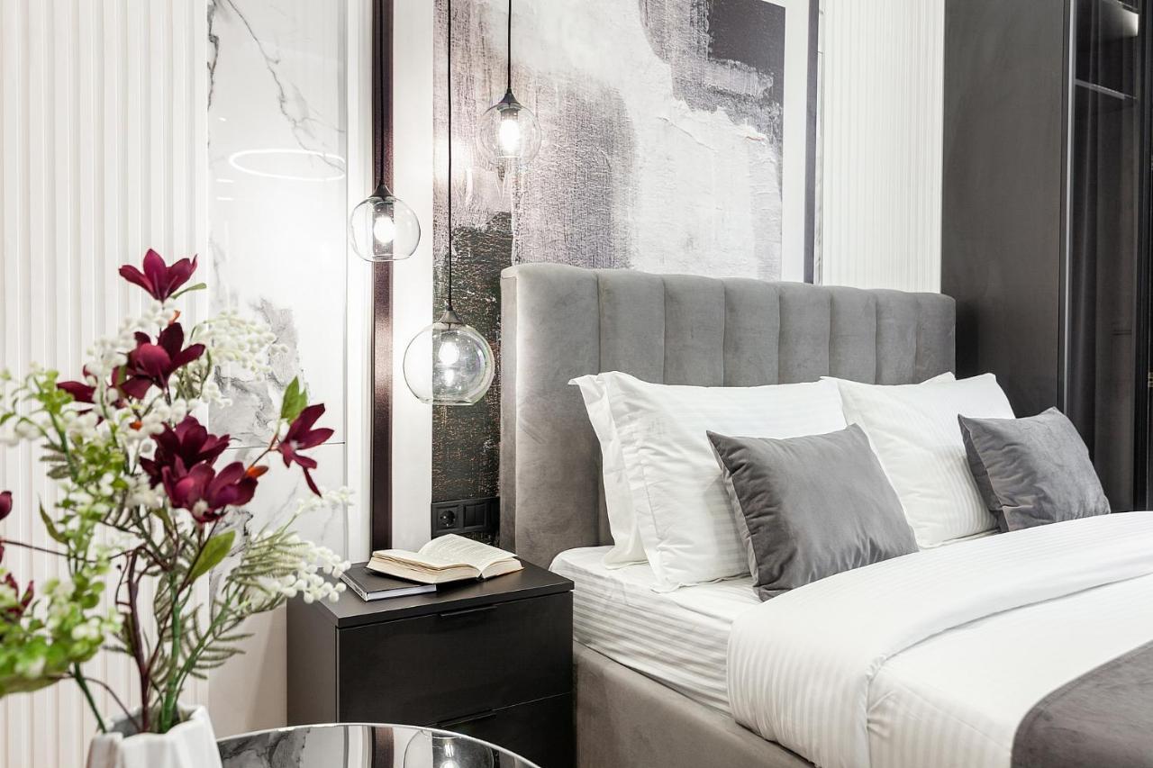 Lovely Apartment On Drahomanova Street Lviv Extérieur photo