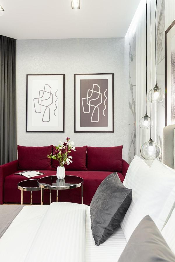 Lovely Apartment On Drahomanova Street Lviv Extérieur photo