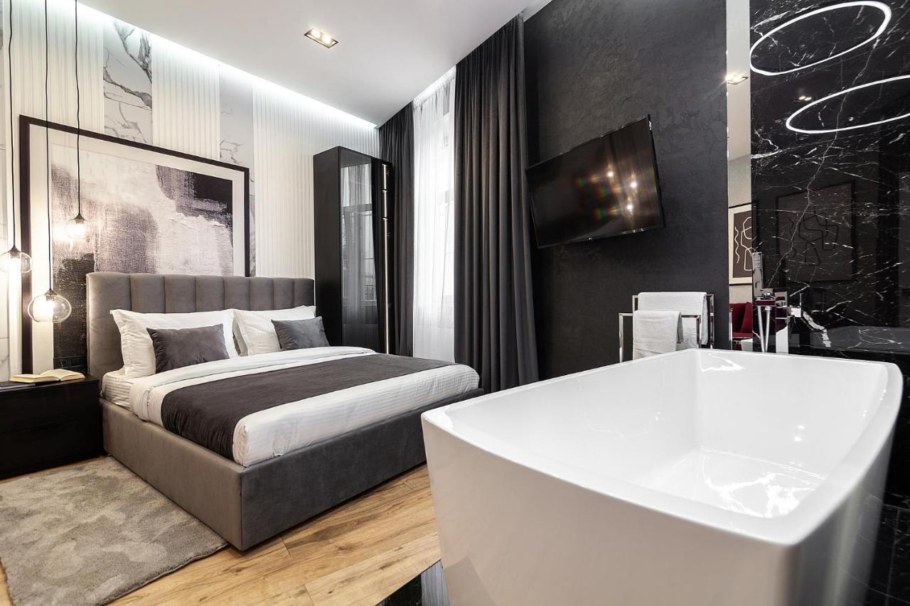 Lovely Apartment On Drahomanova Street Lviv Extérieur photo