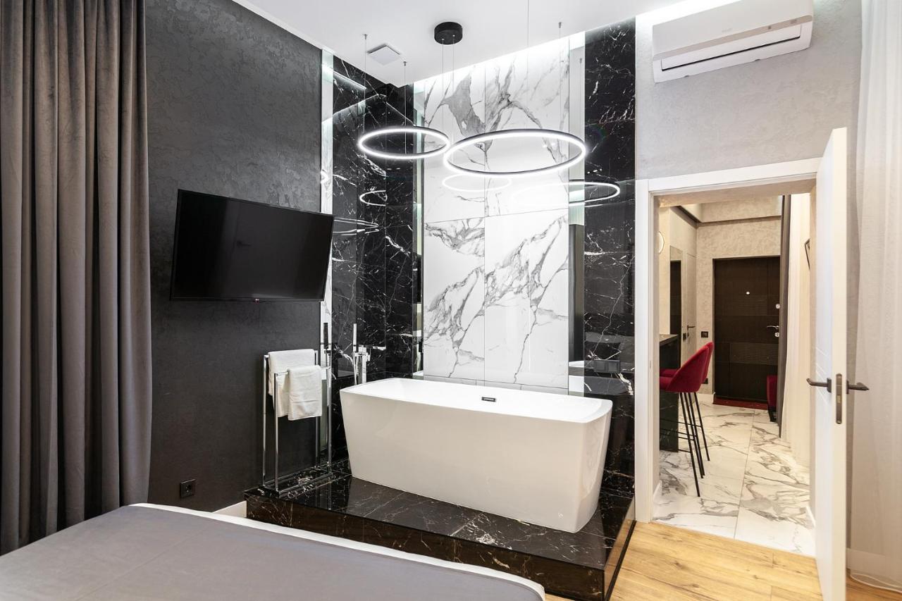 Lovely Apartment On Drahomanova Street Lviv Extérieur photo