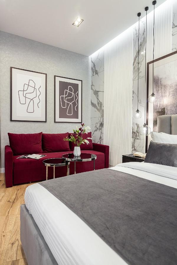 Lovely Apartment On Drahomanova Street Lviv Extérieur photo