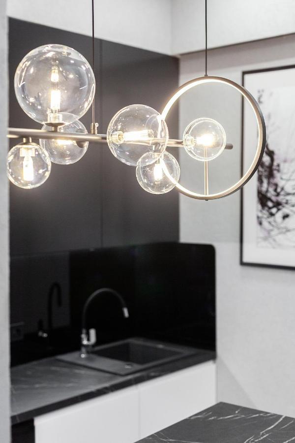 Lovely Apartment On Drahomanova Street Lviv Extérieur photo