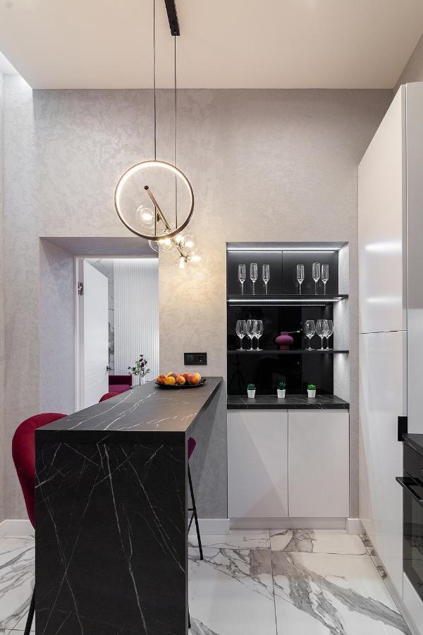 Lovely Apartment On Drahomanova Street Lviv Extérieur photo